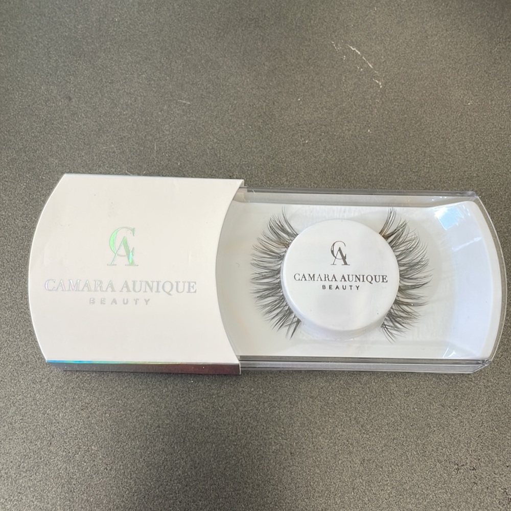 NEW False Lashes - Picture 8 of 9